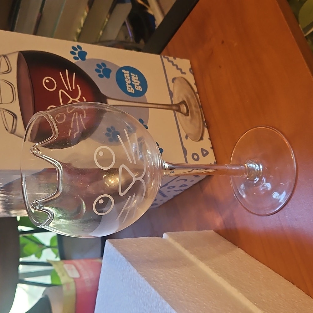 Purrfect Wine Glass & Corkscrew - Picture 2 of 8